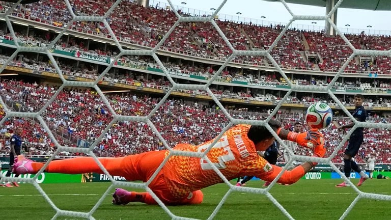 2026世界杯:乌拉圭0-1西班牙,亚历克斯·巴埃纳进球致马塞洛·比尔萨的球队出局