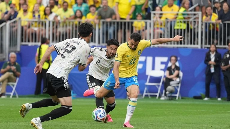 2026世界杯：巴西2-1日本，马丁内利在补时阶段打入制胜球