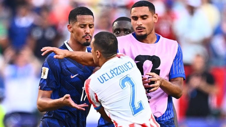 2026世界杯:法国1-0战胜巴拉圭,姆巴佩追平梅西七球纪录,蓝军晋级八强