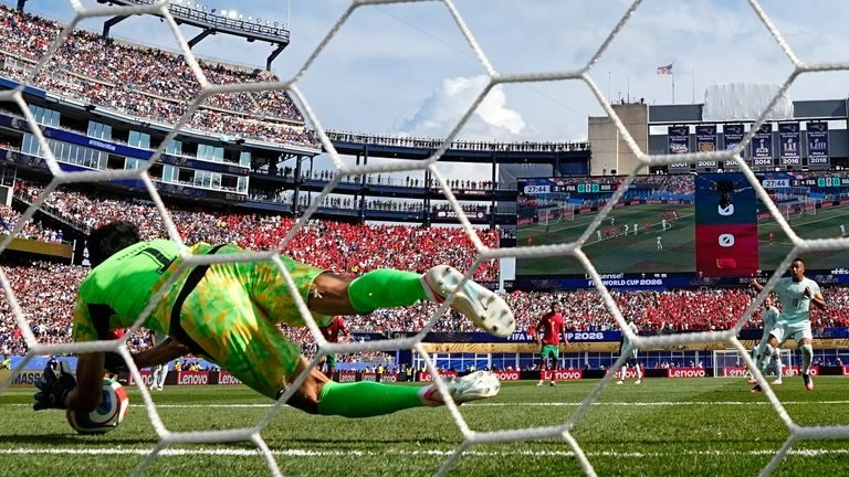 2026世界杯：法国2-0摩洛哥 - 基利安·姆巴佩的魔法决定四分之一决赛