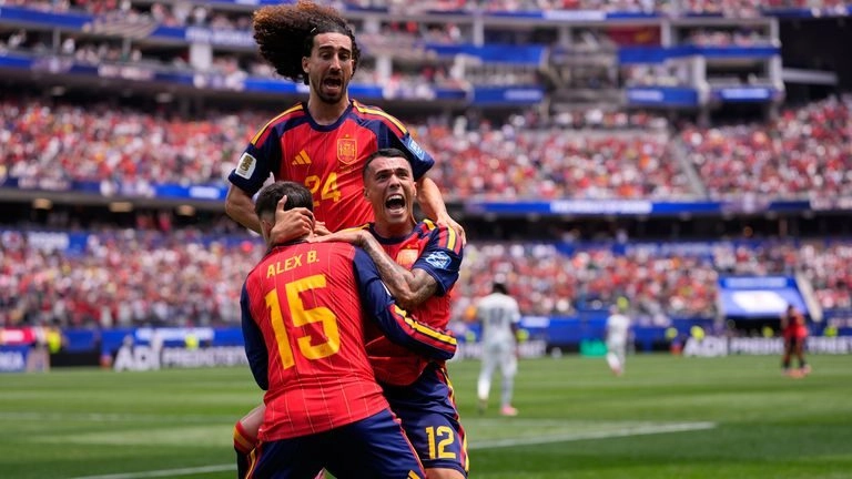 2026世界杯：西班牙3-0奥地利，米克尔·奥亚萨瓦尔闪耀，欧洲冠军轻松晋级16强